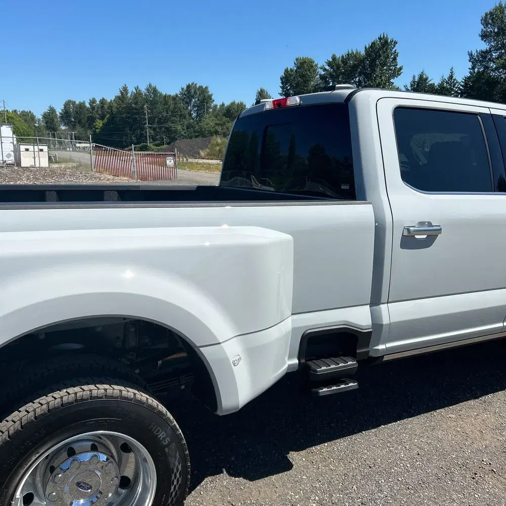 2025 Ford F-450 Super Duty Platinum