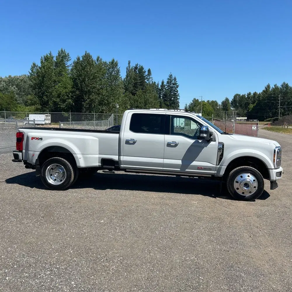 2025 Ford F-450 Super Duty Platinum