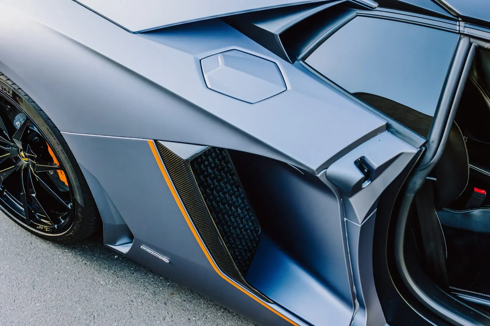 2015 Lamborghini Aventador LP700-4 Roadster