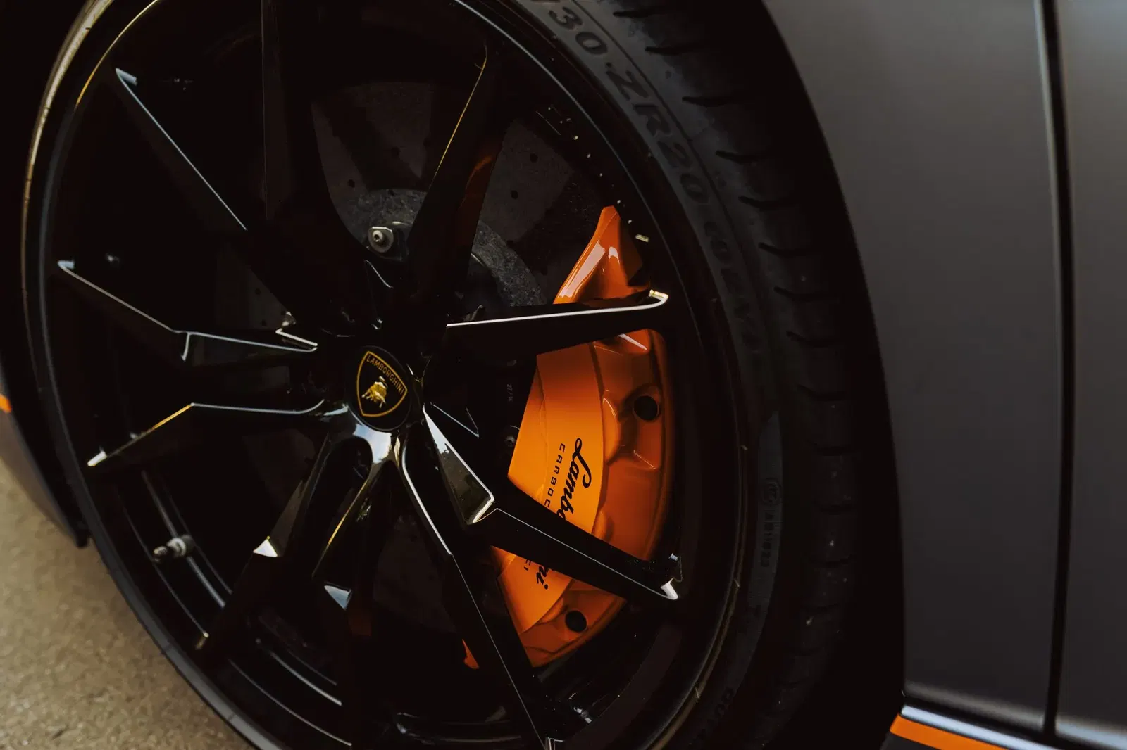 2015 Lamborghini Aventador LP700-4 Roadster