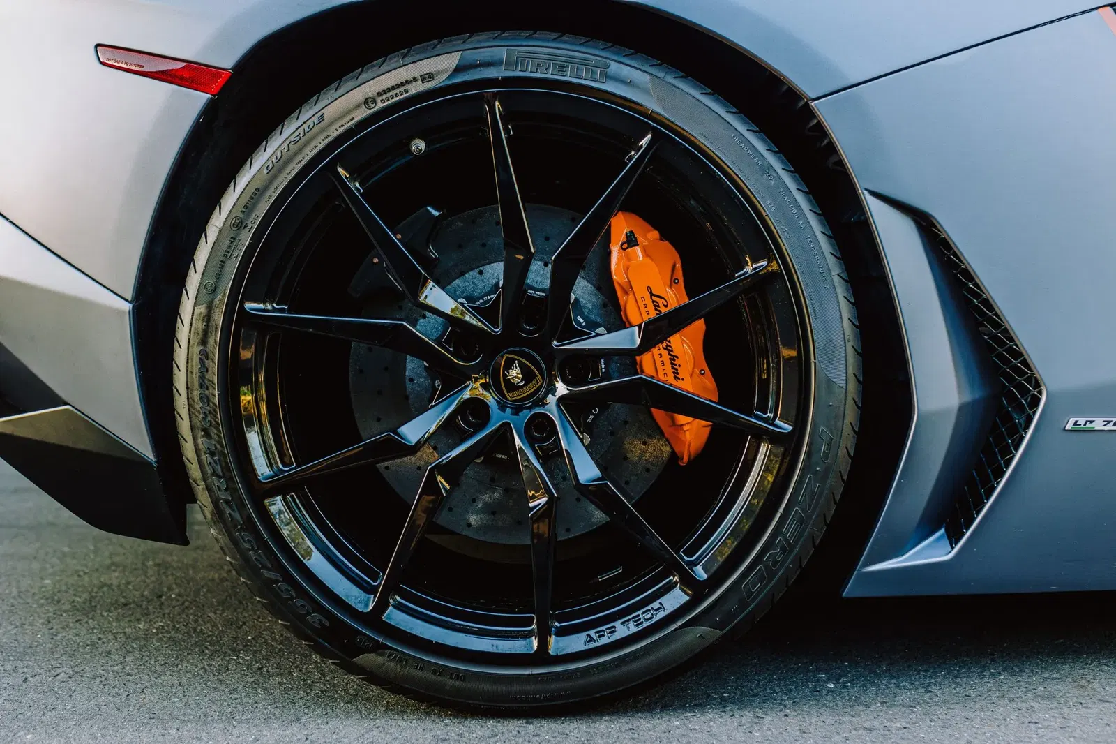 2015 Lamborghini Aventador LP700-4 Roadster