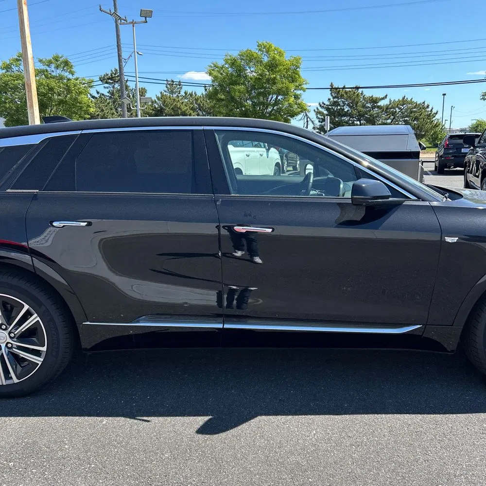 2024 Cadillac LYRIQ Luxury 1