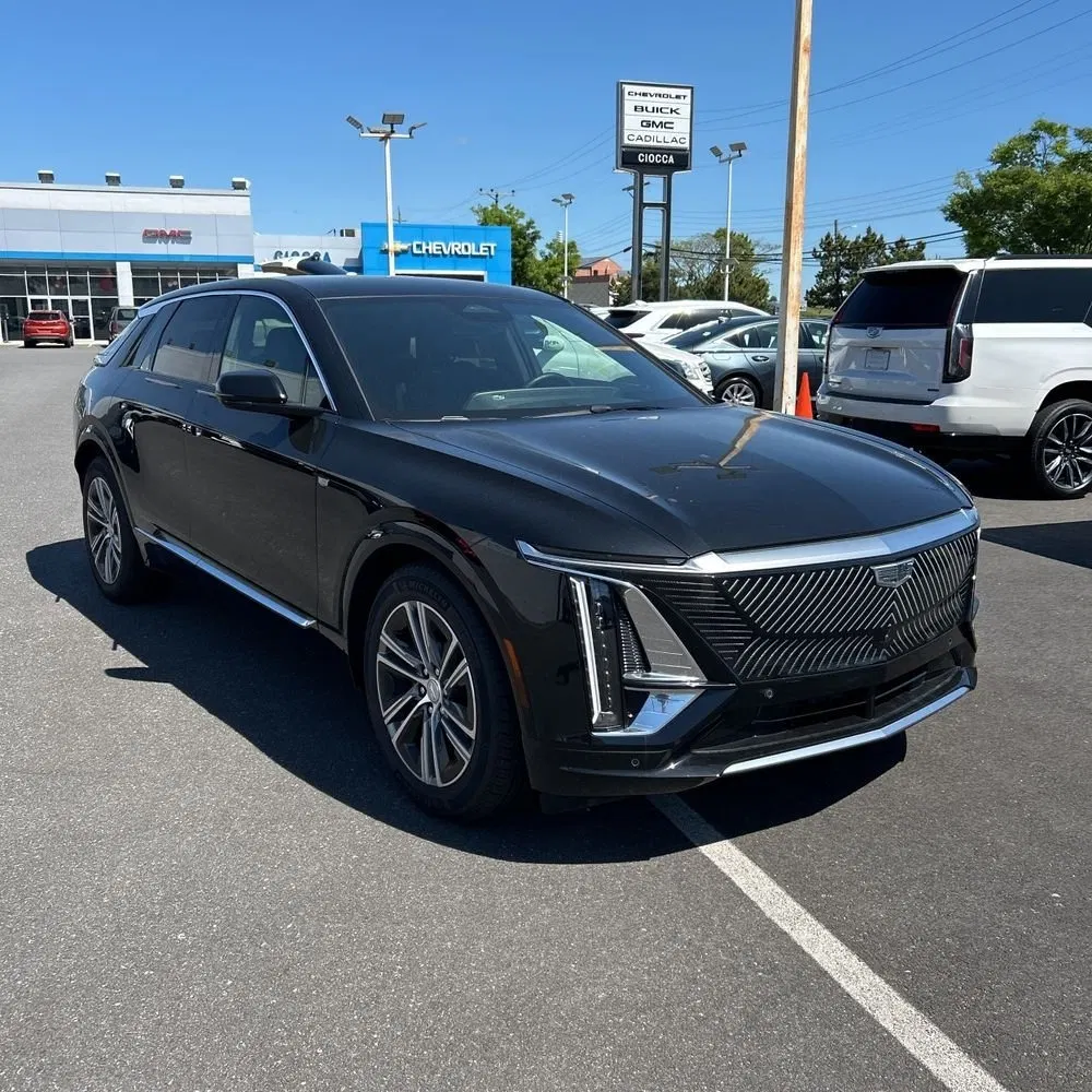 2024 Cadillac LYRIQ Luxury 1