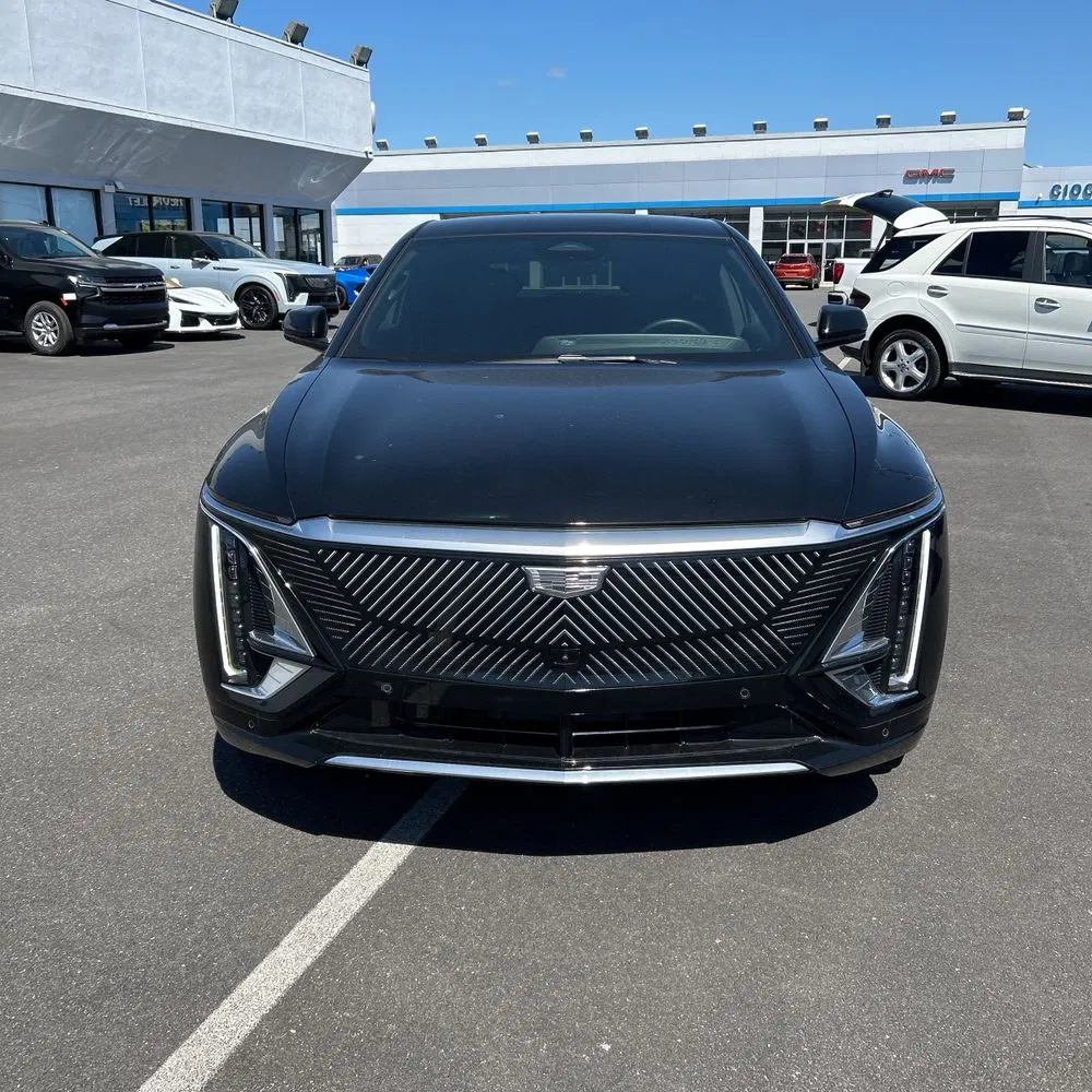 2024 Cadillac LYRIQ Luxury 1