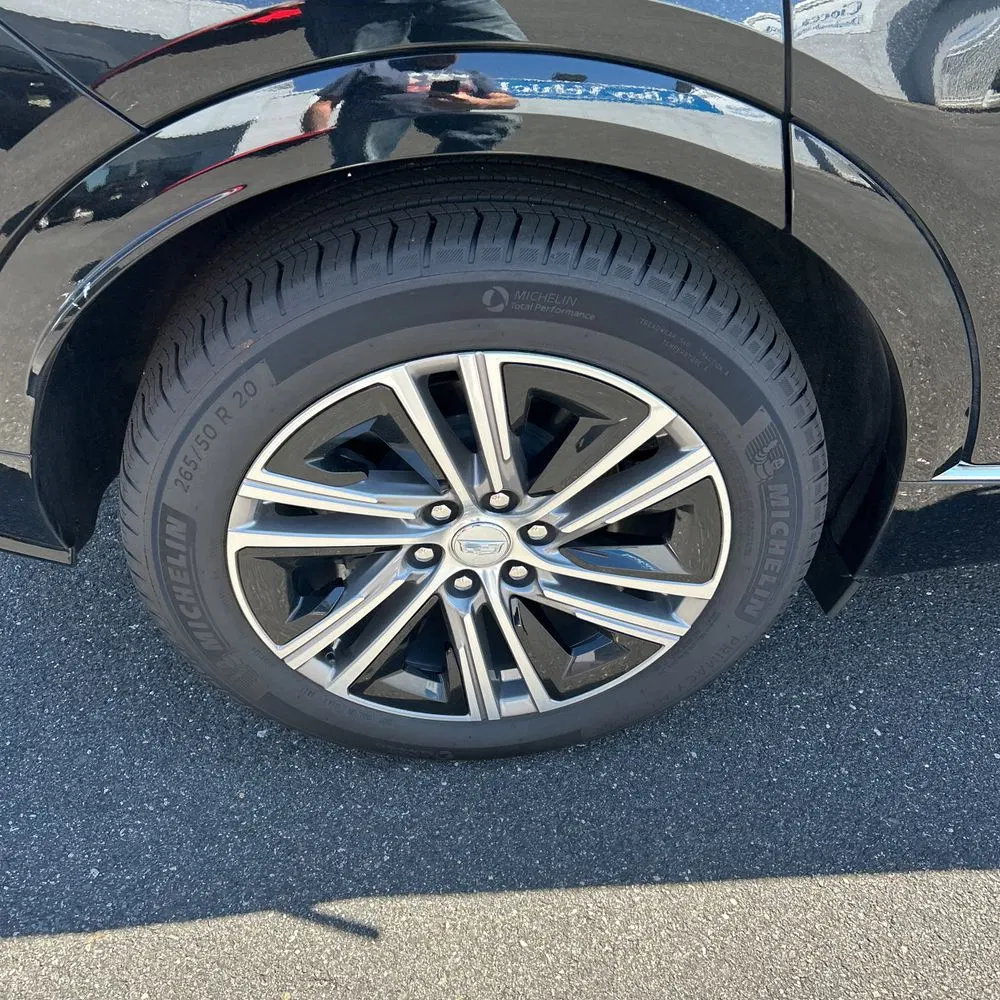 2024 Cadillac LYRIQ Luxury 1