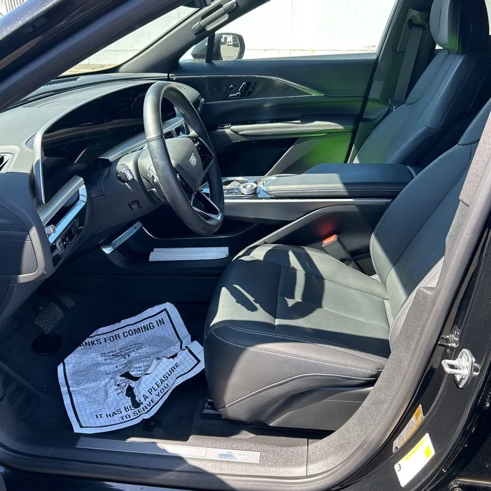 2024 Cadillac LYRIQ Luxury 1