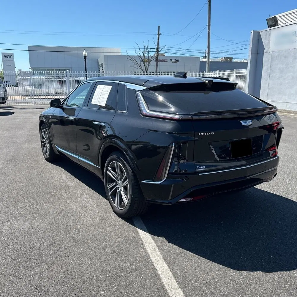 2024 Cadillac LYRIQ Luxury 1