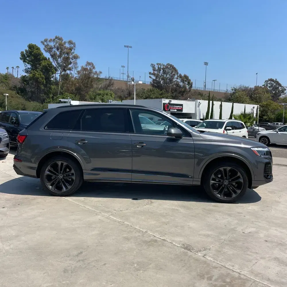 2025 Audi Q7 Premium Plus 55