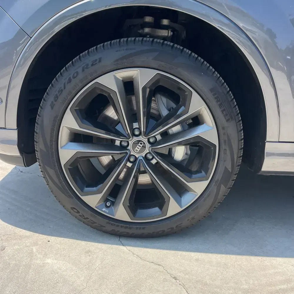 2025 Audi Q7 Premium Plus 55