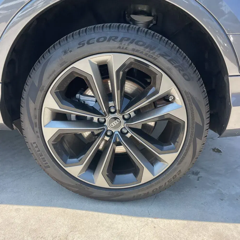 2025 Audi Q7 Premium Plus 55