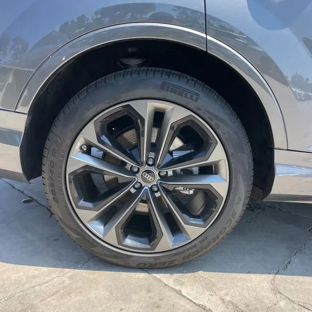 2025 Audi Q7 Premium Plus 55