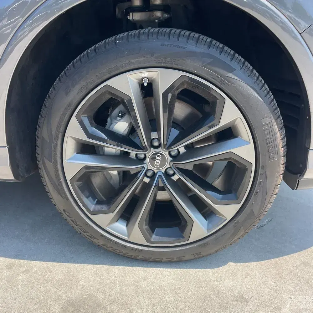 2025 Audi Q7 Premium Plus 55