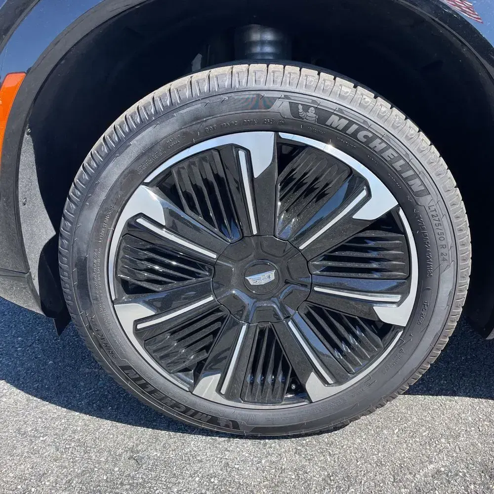 2025 Cadillac Escalade IQ Sport 2