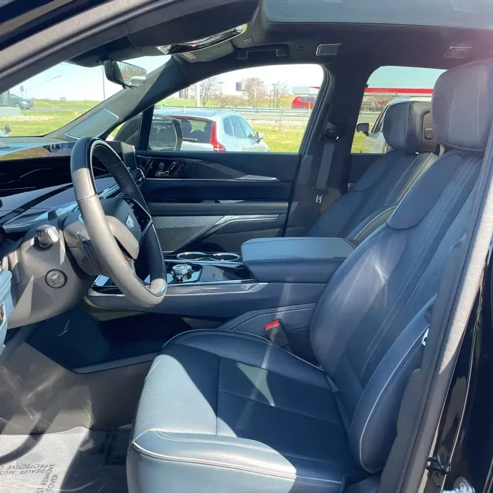 2025 Cadillac Escalade IQ Sport 2