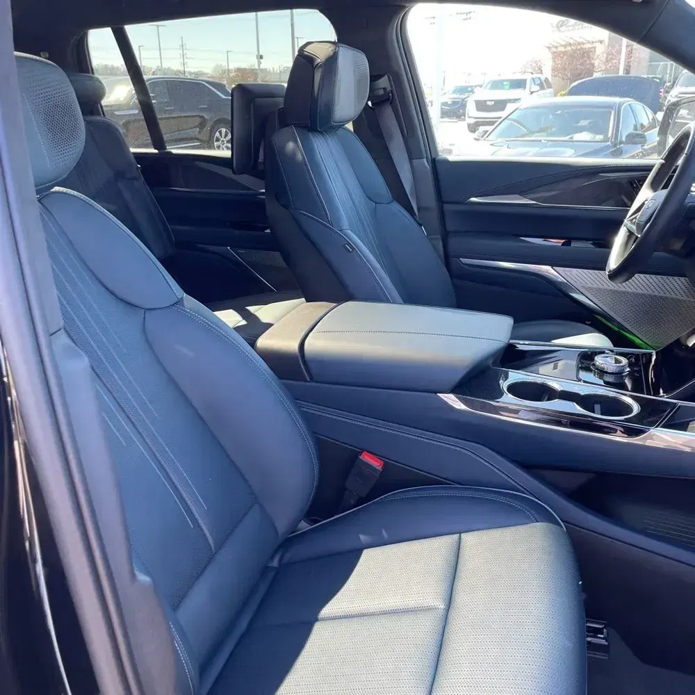 2025 Cadillac Escalade IQ Sport 2