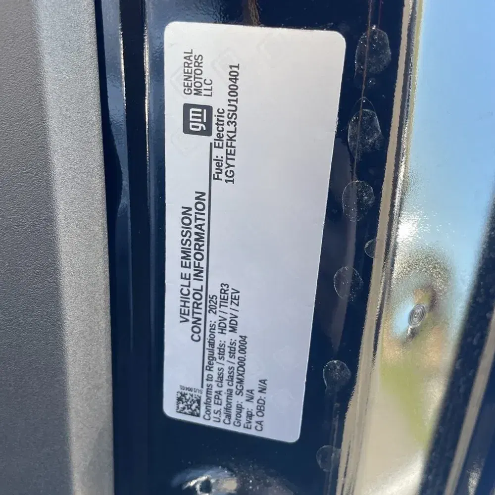 2025 Cadillac Escalade IQ Sport 2