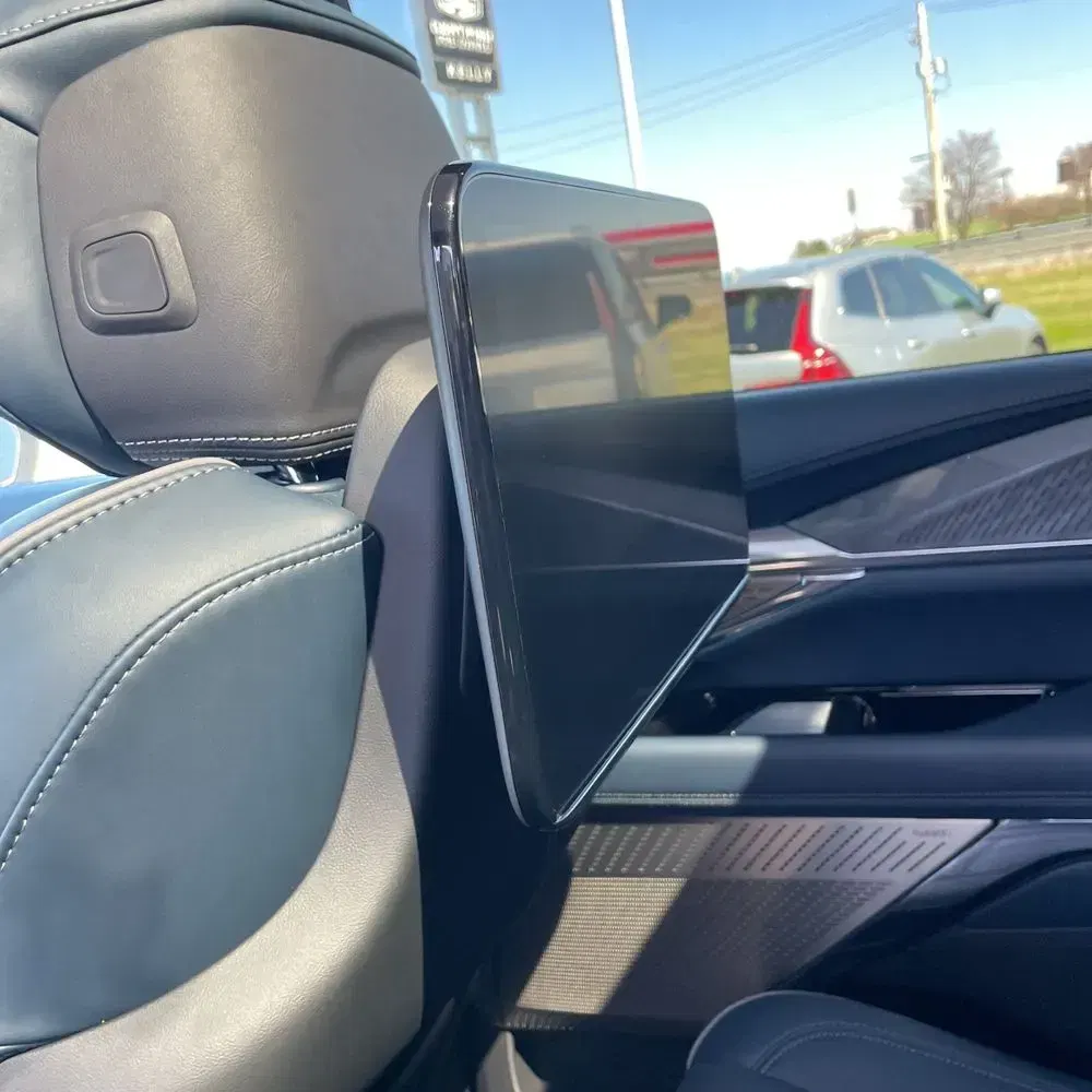 2025 Cadillac Escalade IQ Sport 2