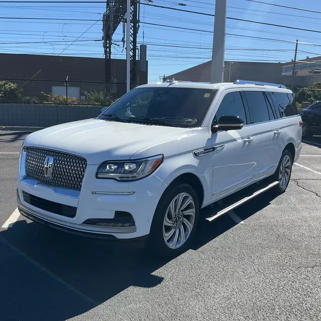 2023 Lincoln Navigator L Reserve