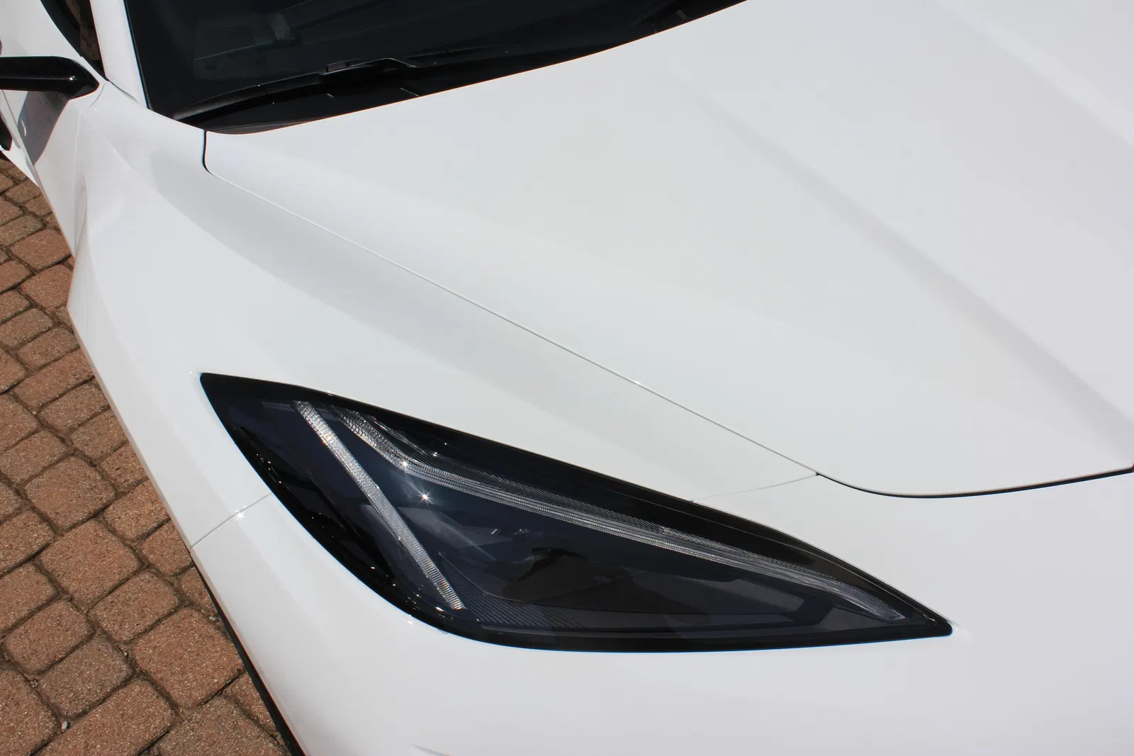 2023 Chevrolet Corvette Z06 - 670-hp LT6 V8, Carbon Fiber Removable Roof Panel, Arctic White