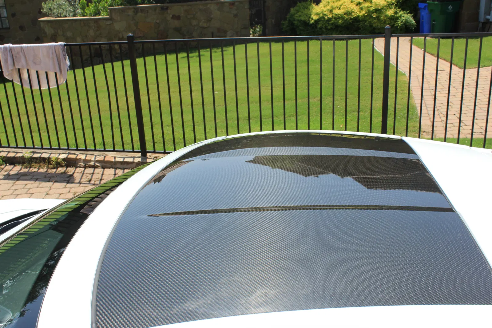 2023 Chevrolet Corvette Z06 - 670-hp LT6 V8, Carbon Fiber Removable Roof Panel, Arctic White