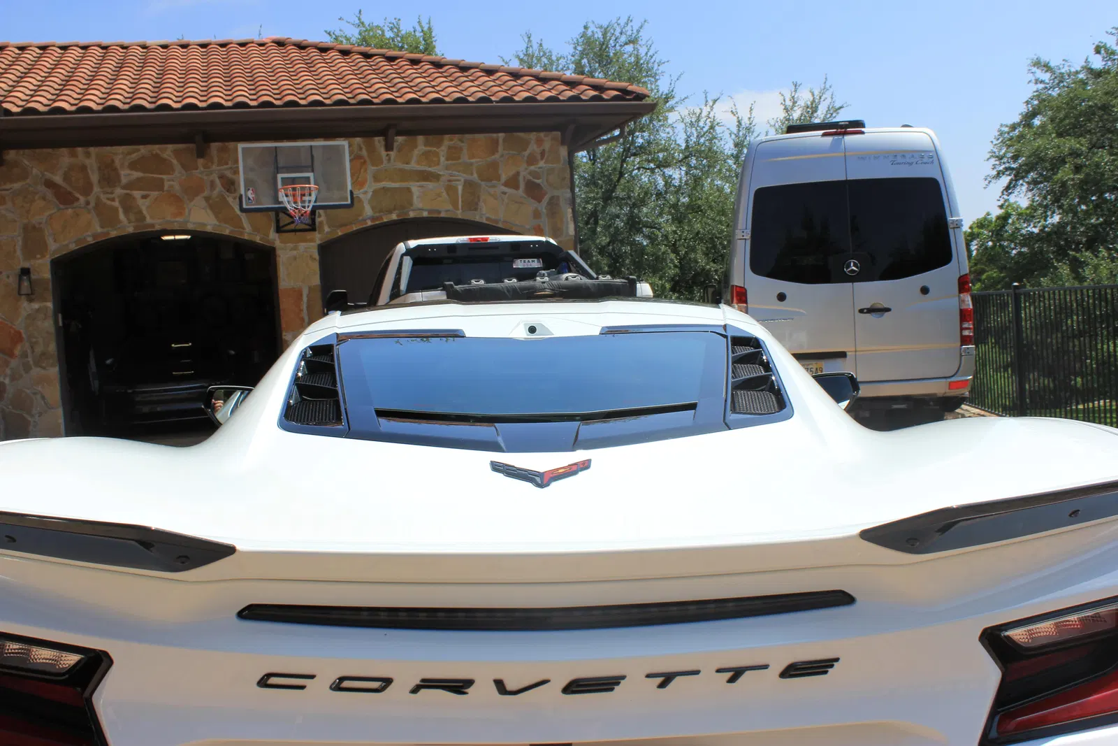 2023 Chevrolet Corvette Z06 - 670-hp LT6 V8, Carbon Fiber Removable Roof Panel, Arctic White