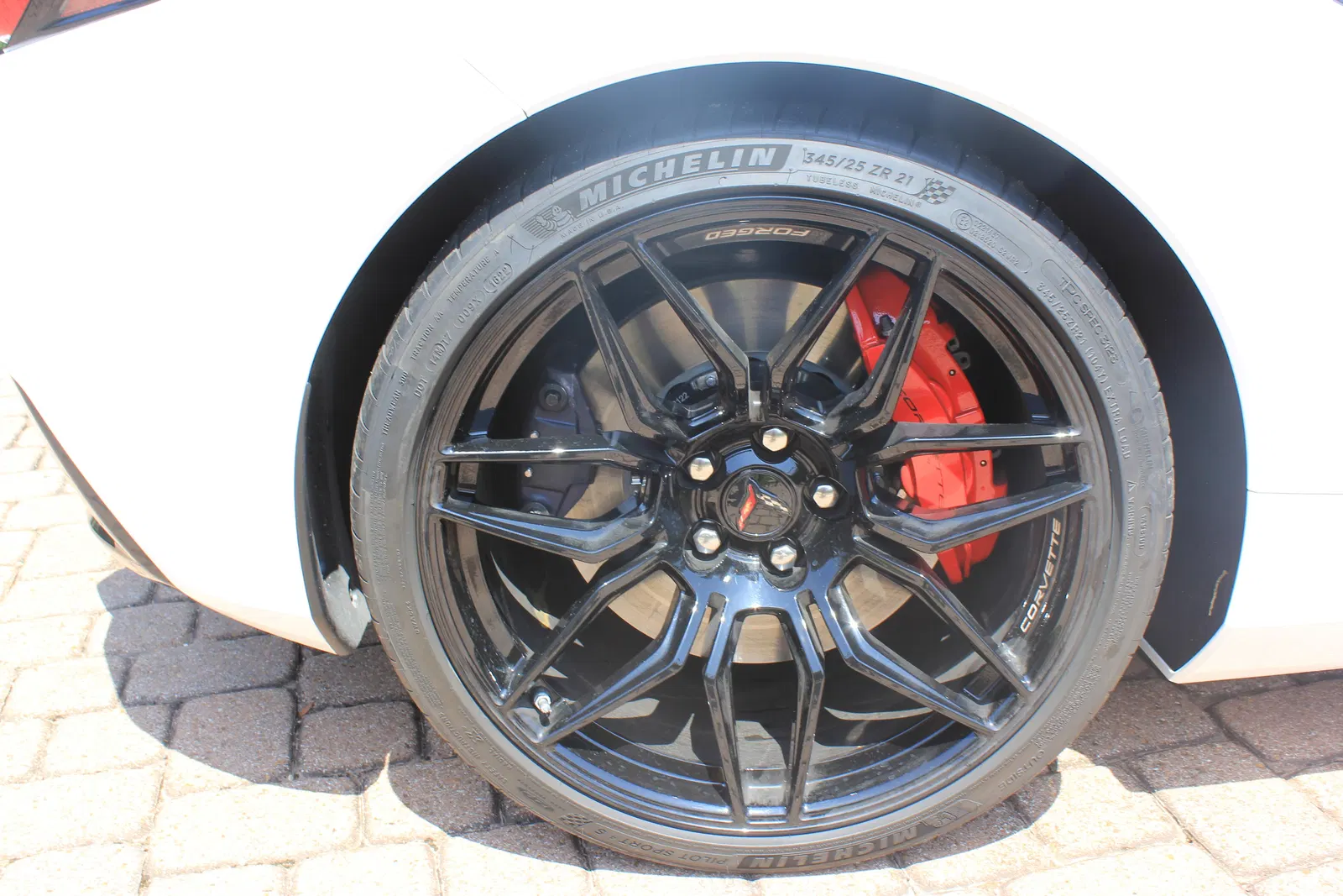2023 Chevrolet Corvette Z06 - 670-hp LT6 V8, Carbon Fiber Removable Roof Panel, Arctic White