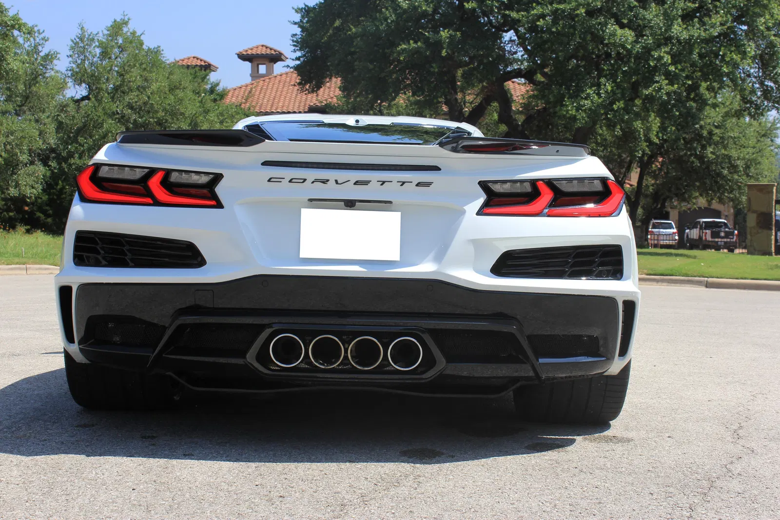 2023 Chevrolet Corvette Z06 - 670-hp LT6 V8, Carbon Fiber Removable Roof Panel, Arctic White