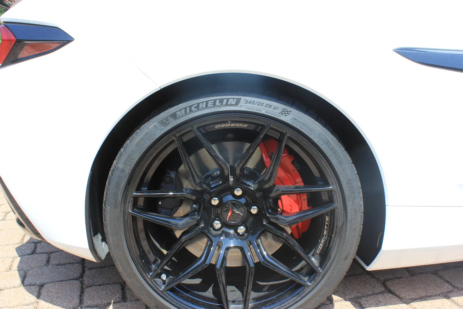2023 Chevrolet Corvette Z06 - 670-hp LT6 V8, Carbon Fiber Removable Roof Panel, Arctic White