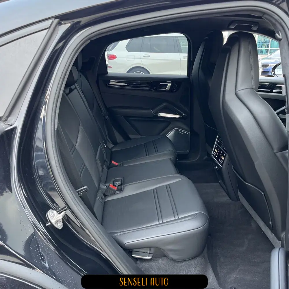 2021 Porsche Cayenne Turbo Coupe