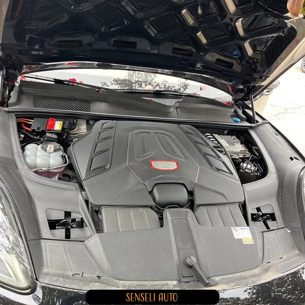 2021 Porsche Cayenne Turbo Coupe