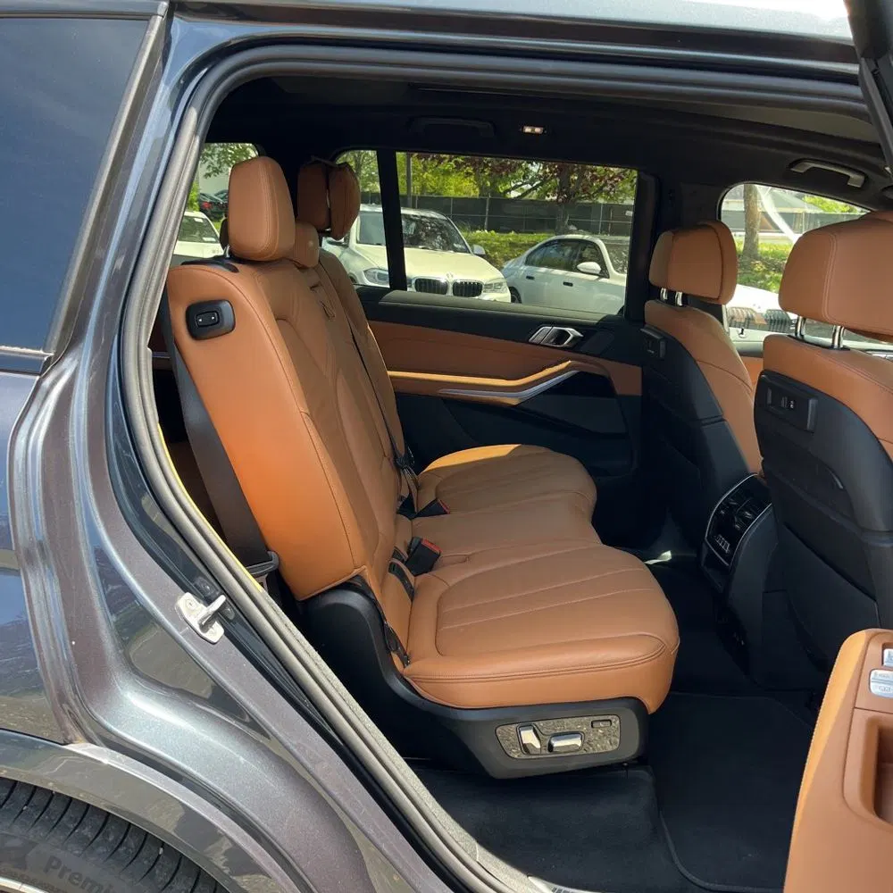 2022 BMW X7 M50i