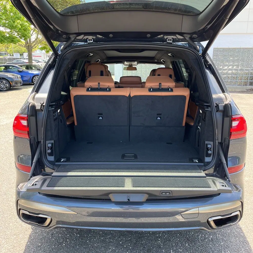 2022 BMW X7 M50i