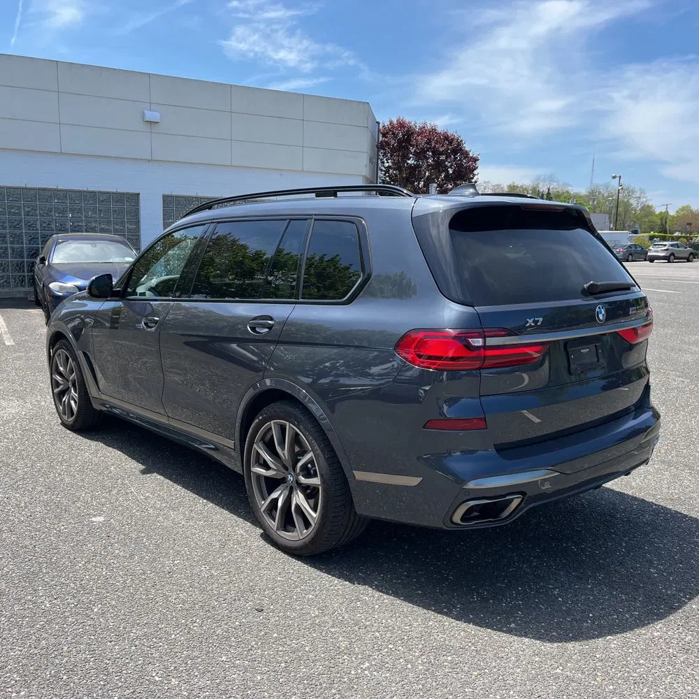 2022 BMW X7 M50i
