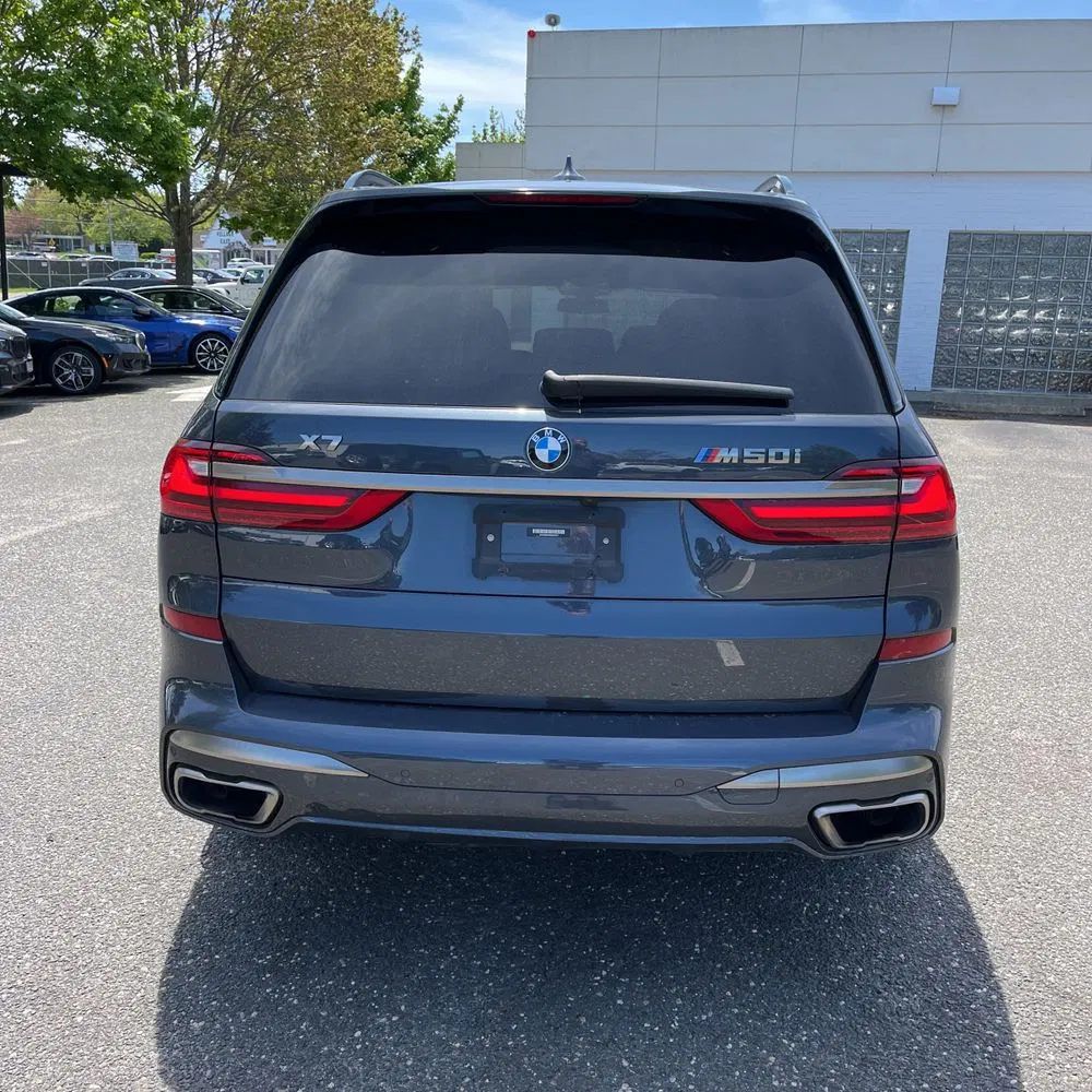 2022 BMW X7 M50i