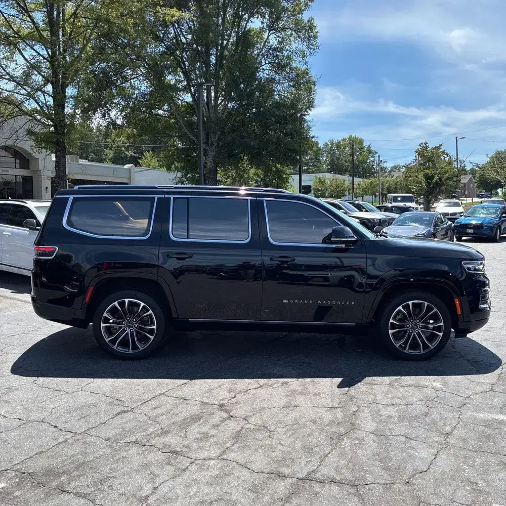 2022 Jeep Grand Wagoneer Series III