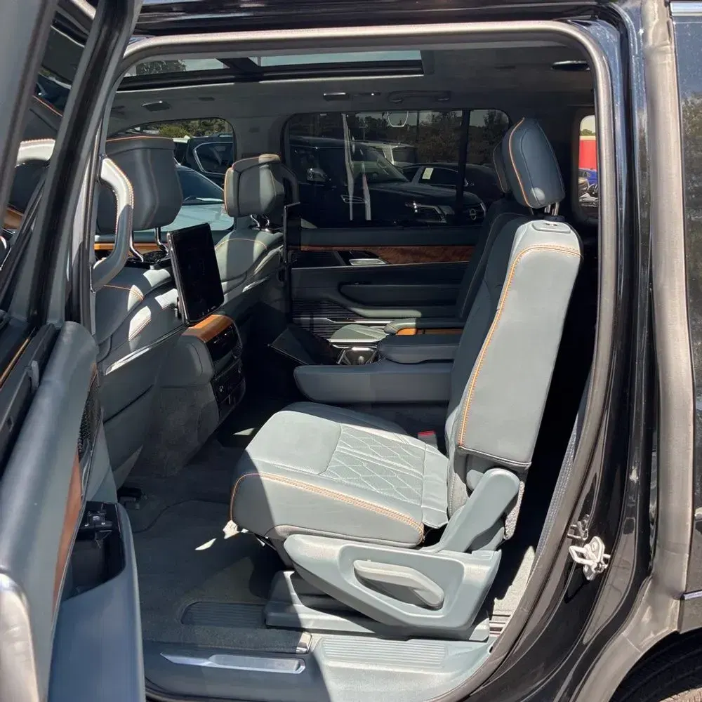 2022 Jeep Grand Wagoneer Series III