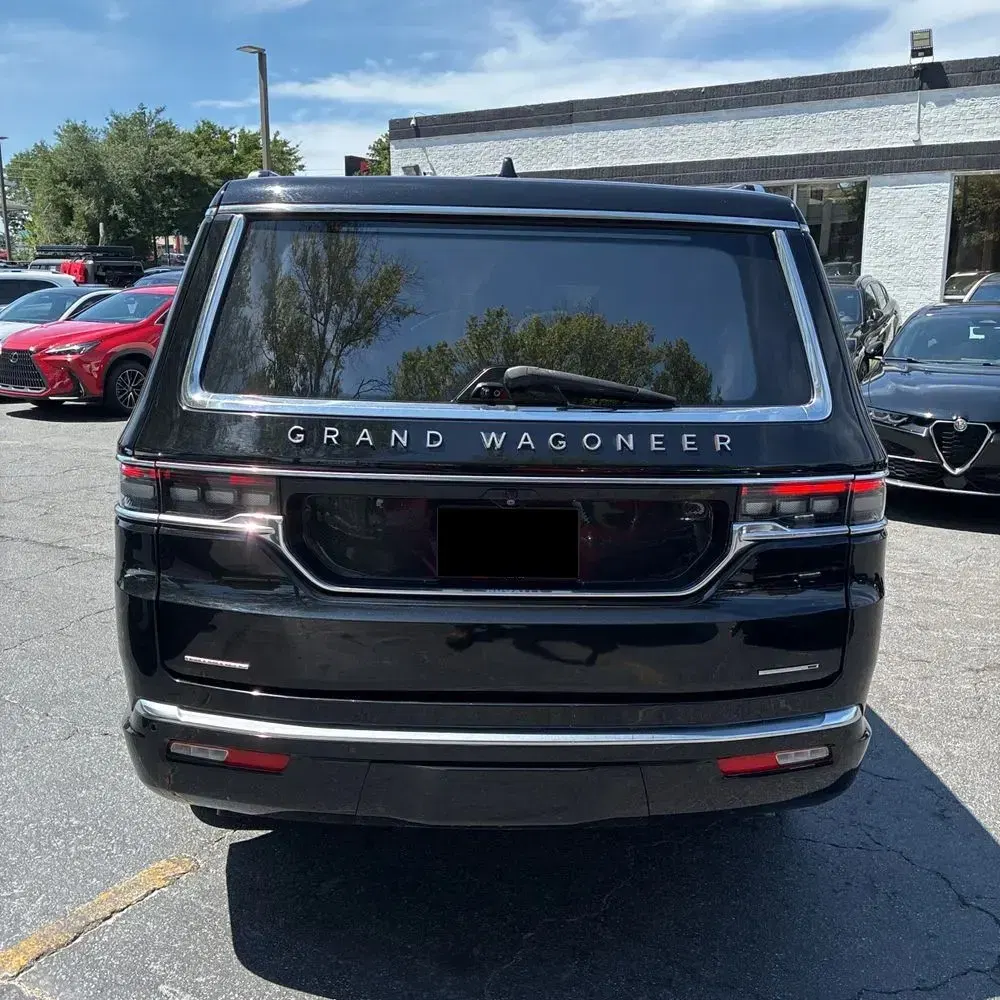 2022 Jeep Grand Wagoneer Series III