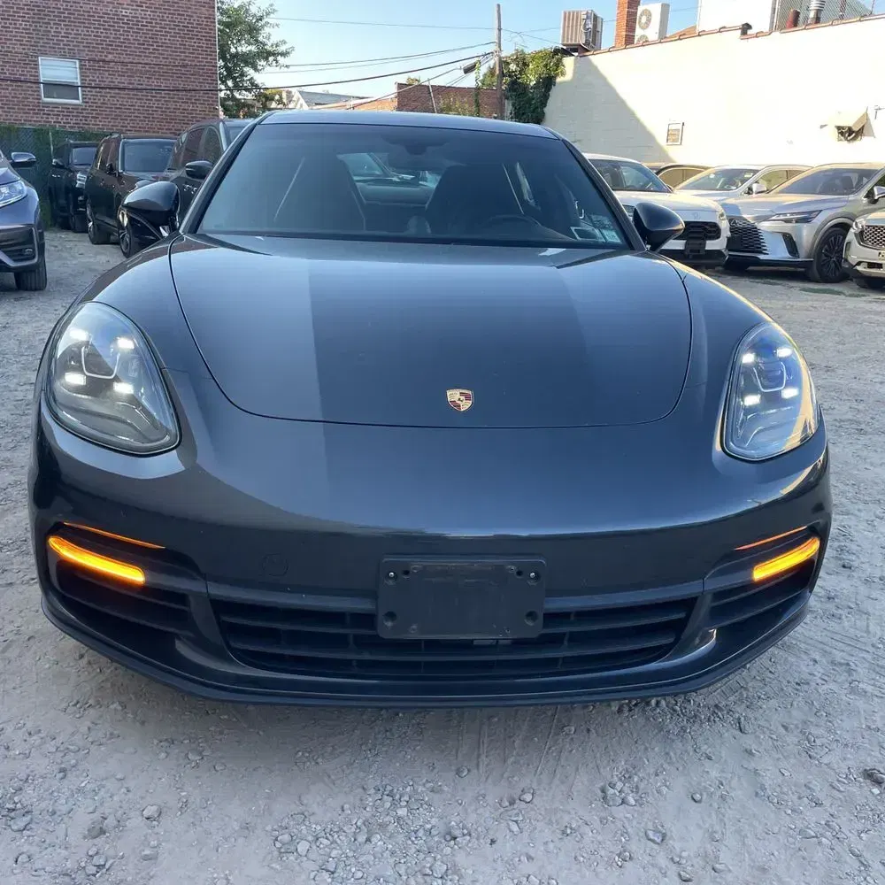 2018 Porsche Panamera 4