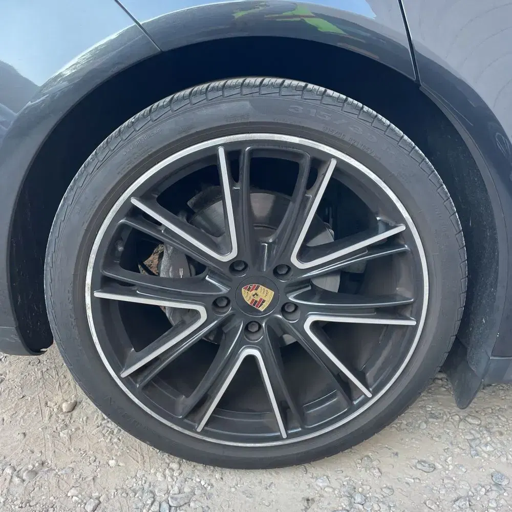 2018 Porsche Panamera 4