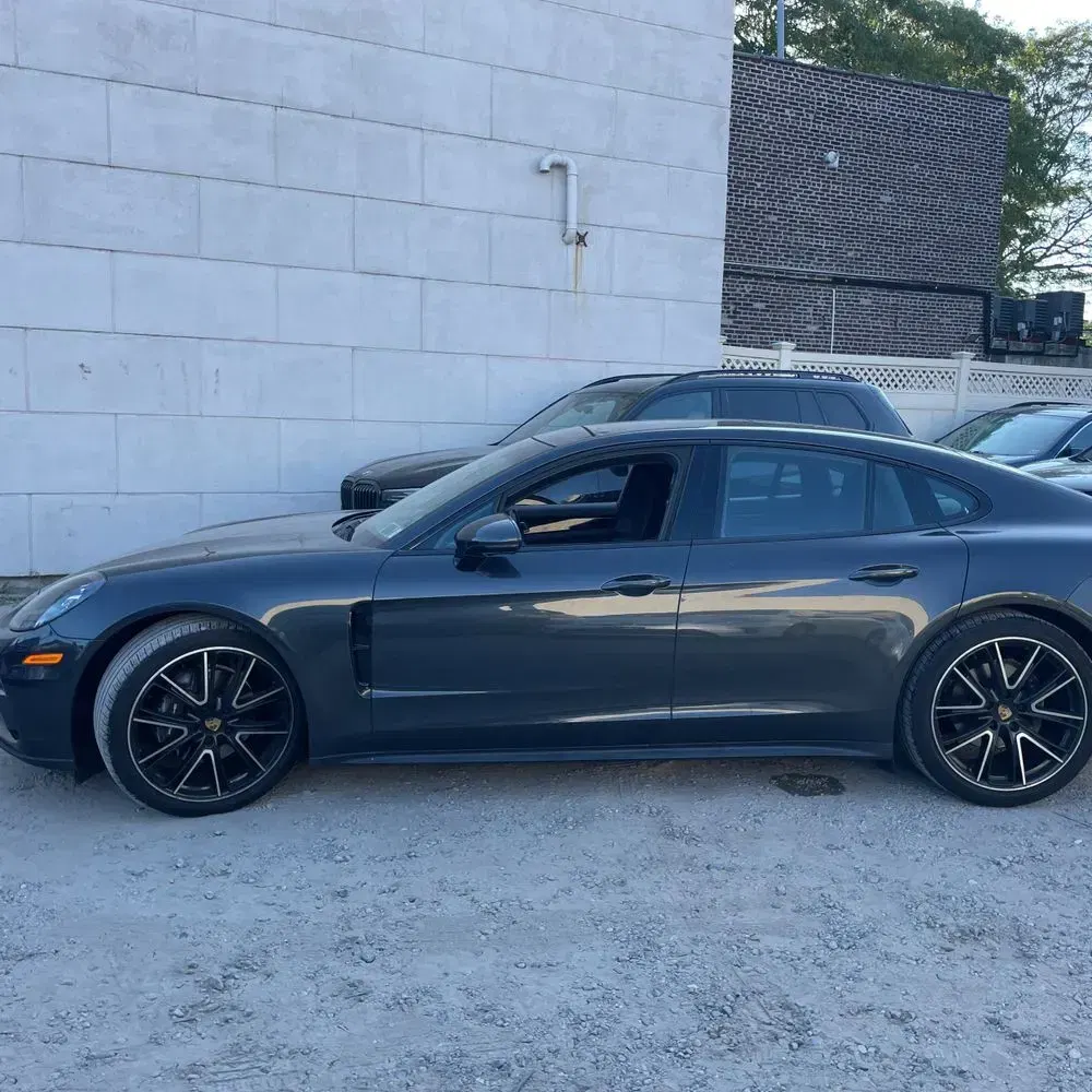 2018 Porsche Panamera 4