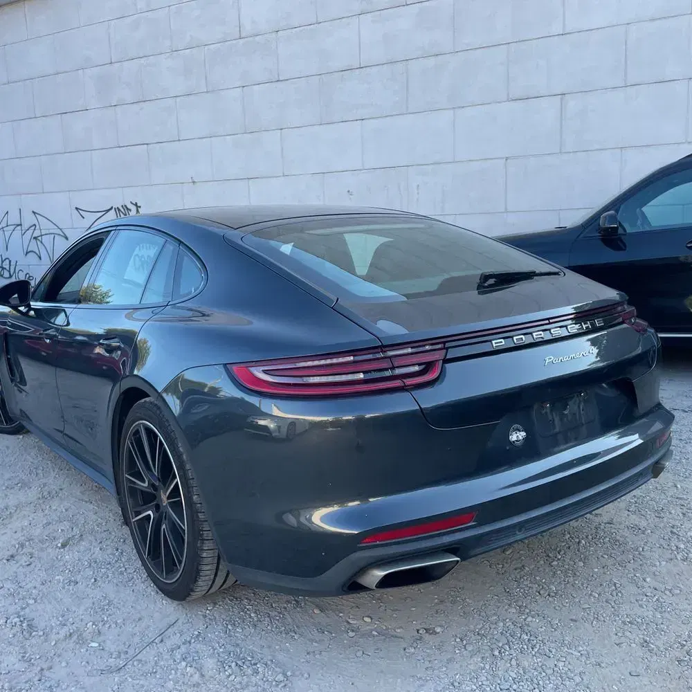 2018 Porsche Panamera 4