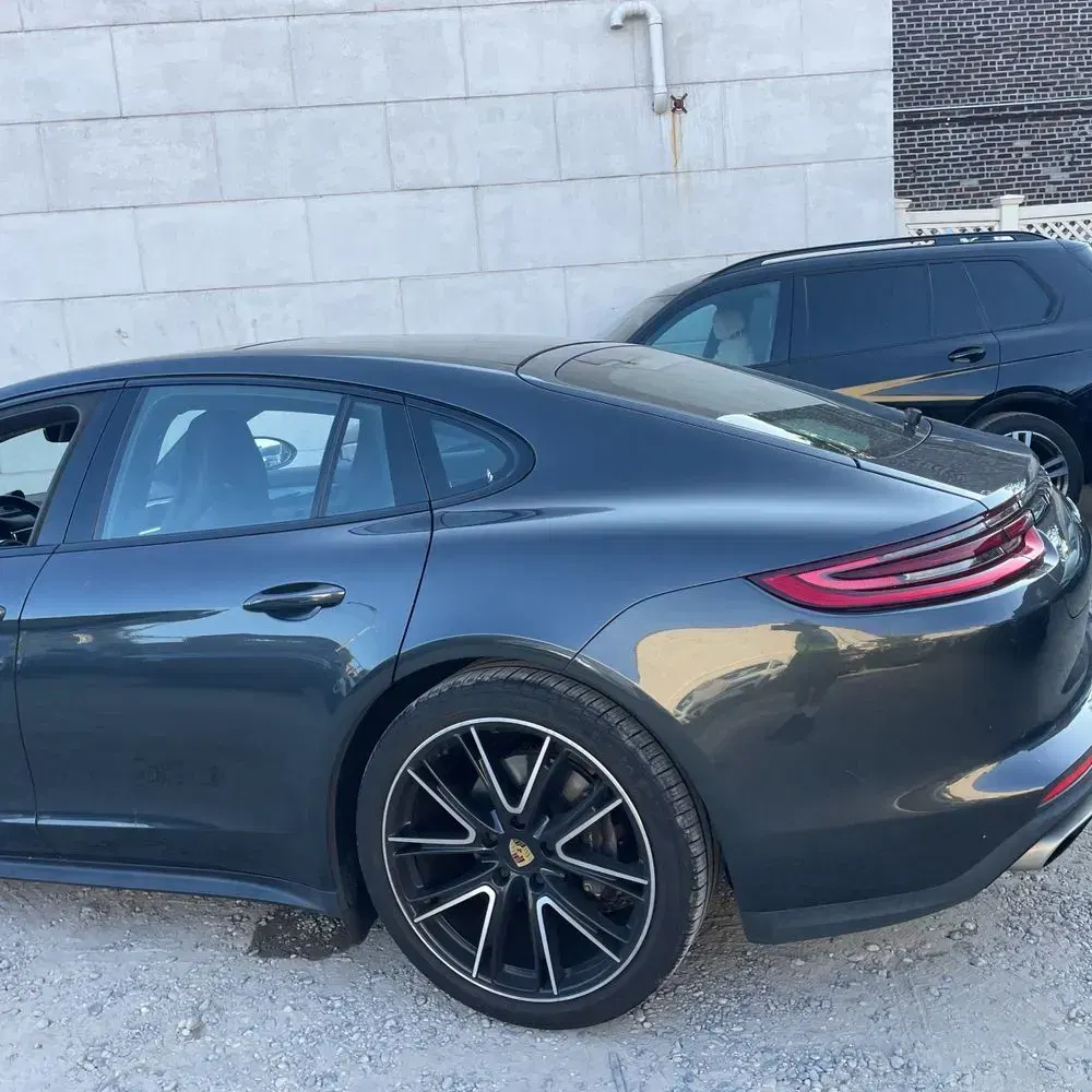 2018 Porsche Panamera 4