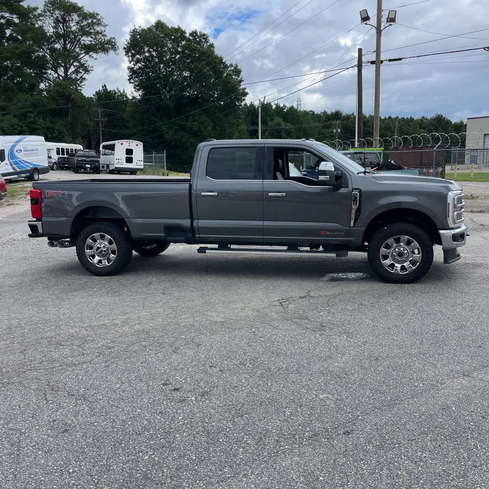 2025 Ford F-350 Super Duty Lariat