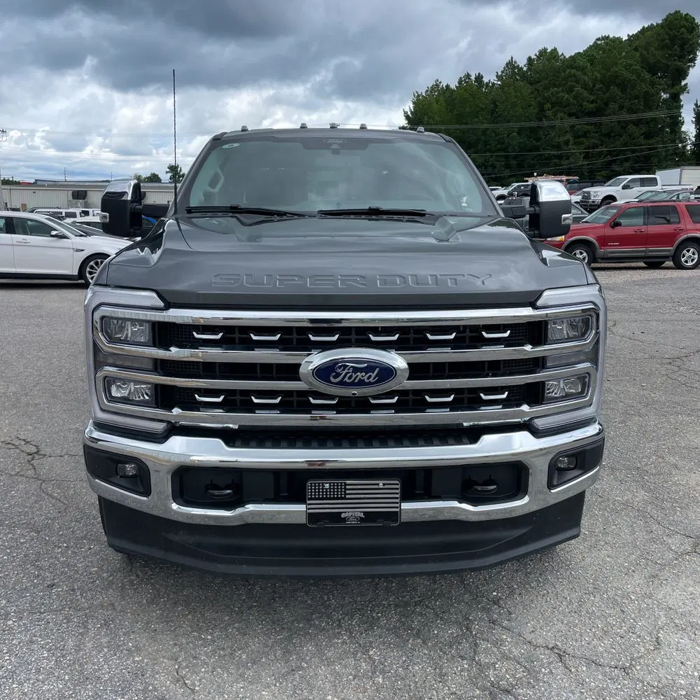 2025 Ford F-350 Super Duty Lariat