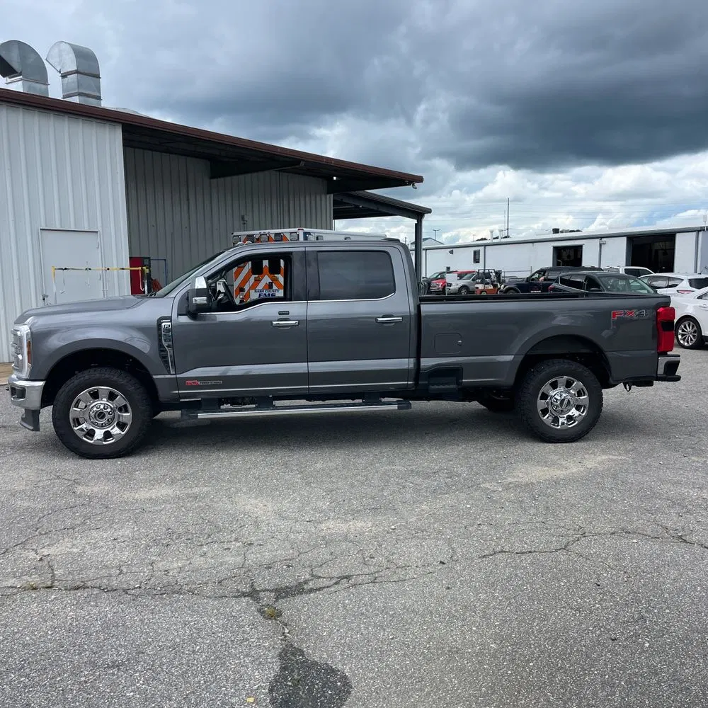 2025 Ford F-350 Super Duty Lariat