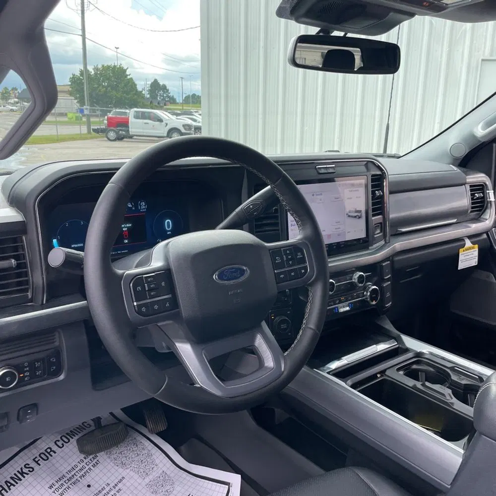 2025 Ford F-350 Super Duty Lariat