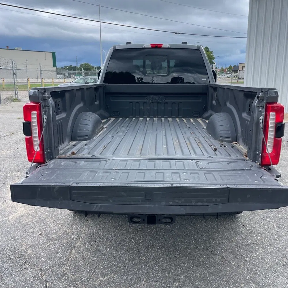 2025 Ford F-350 Super Duty Lariat