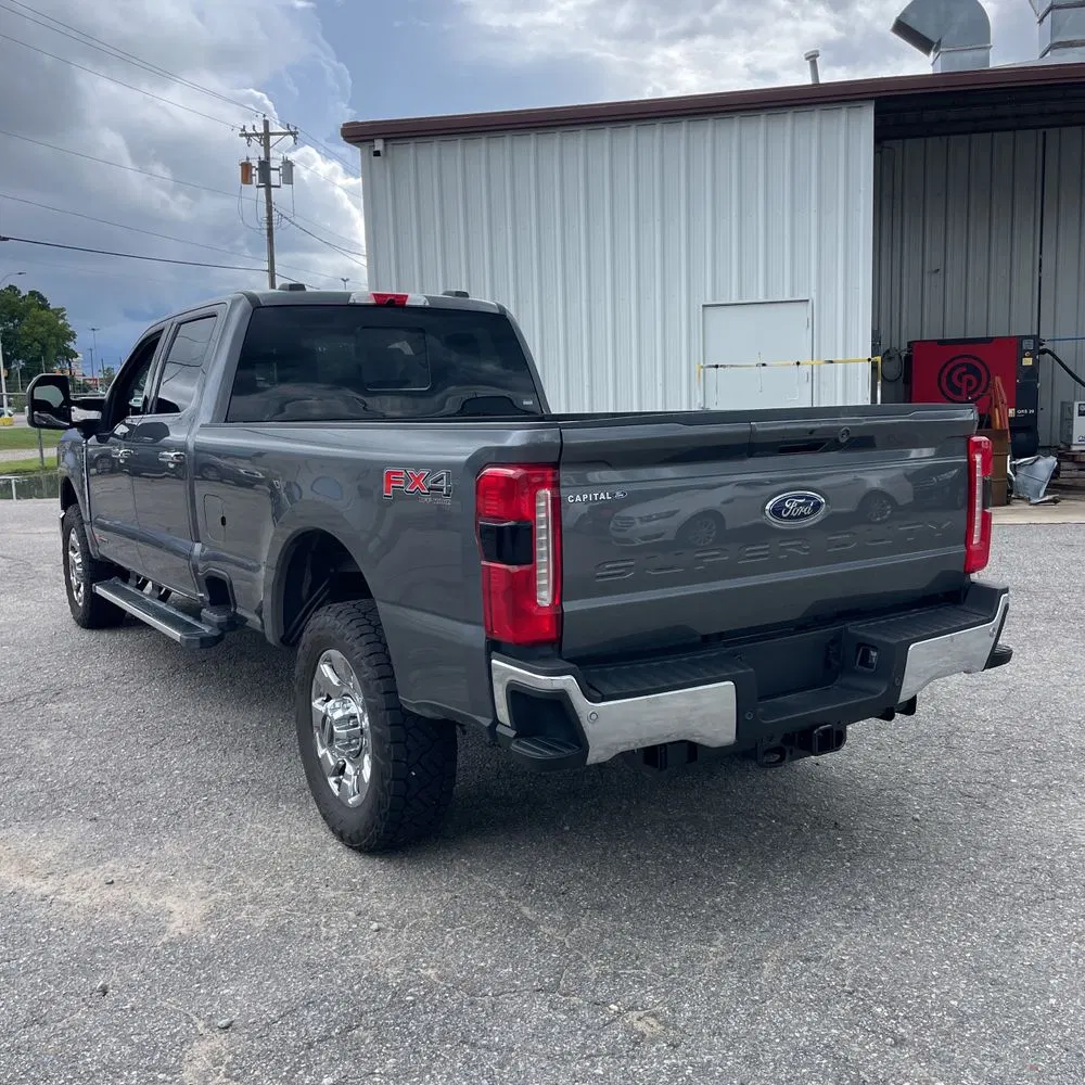 2025 Ford F-350 Super Duty Lariat
