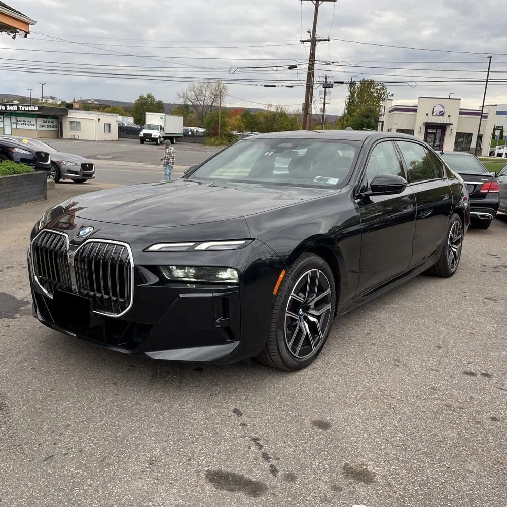 2025 BMW 7-Series 740i xDrive