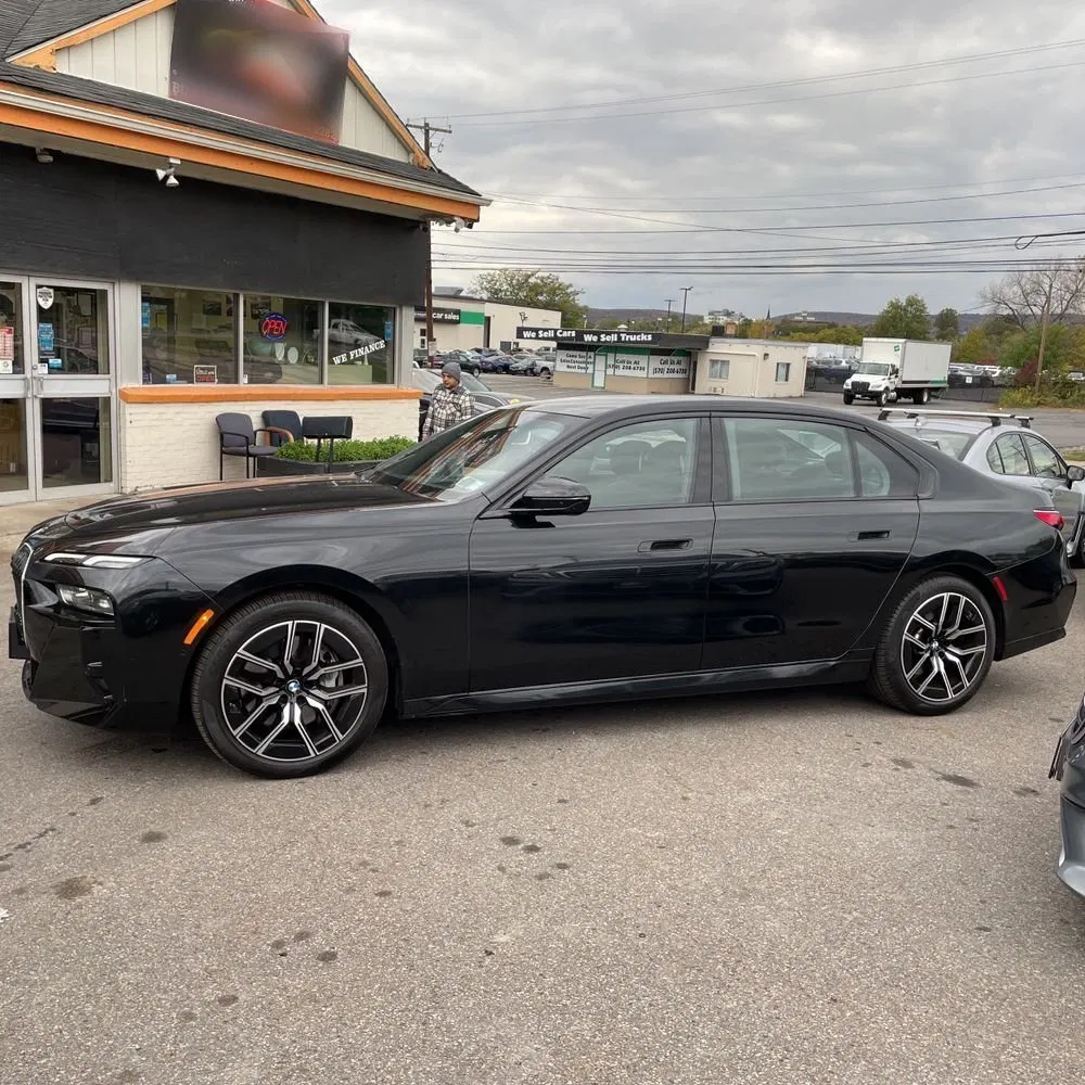 2025 BMW 7-Series 740i xDrive